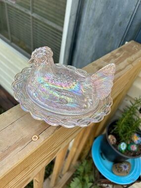 Iridescent Glass Hen on Nest Decorative Dish - Pink